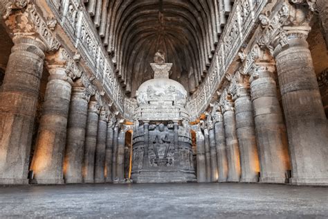  Ajanta Mağaraları: Tarihin Kalbine Bir Yolculuk!