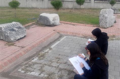 Orsk Uygulamalı Sanatlar Müzesi: Tarihi eserlerin çağdaş bir yorumunu keşfedin!