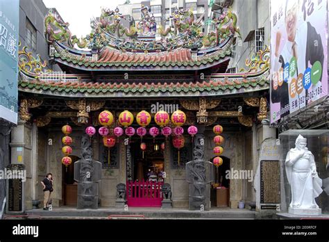 Qingshan Temple Şehrin Kalbinde Bir Gizli Cennet mi?